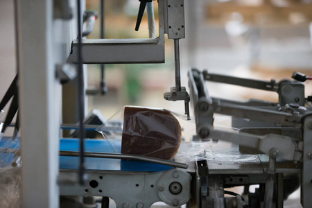 探索吸收器汽車相關(guān)素材圖片 攝圖新視界的優(yōu)質(zhì)資源