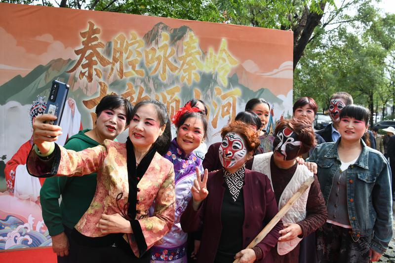 秦嶺腳下秦聲亮——當(dāng)傳統(tǒng)秦腔遇見生態(tài)秦嶺的舞臺藝術(shù)新表達(dá)